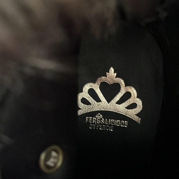 FERGALICIOUS BOOTIES 9.5 - Picture 4 of 13